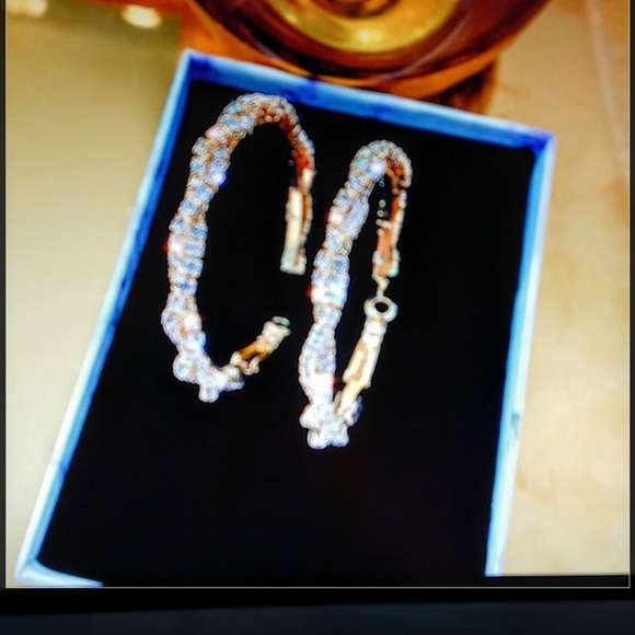 Gold Hoop Earrings women's - Picture 6 of 8